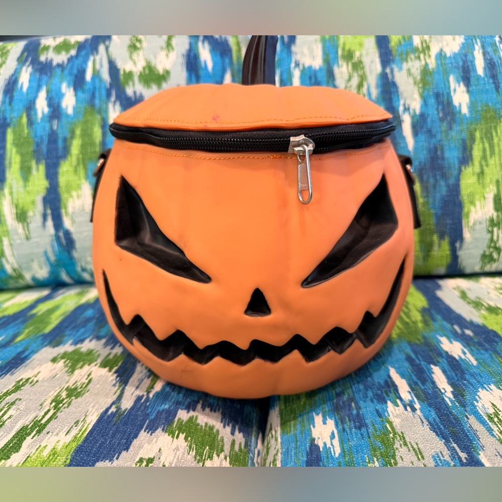 New La Femme En Noir Sleepy Hollow Pumpkin Purse Headless Horseman Halloween